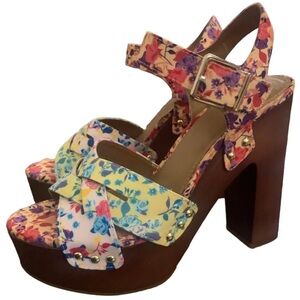 NWT GIANNI BINI floral wood block platform heels size 8.5